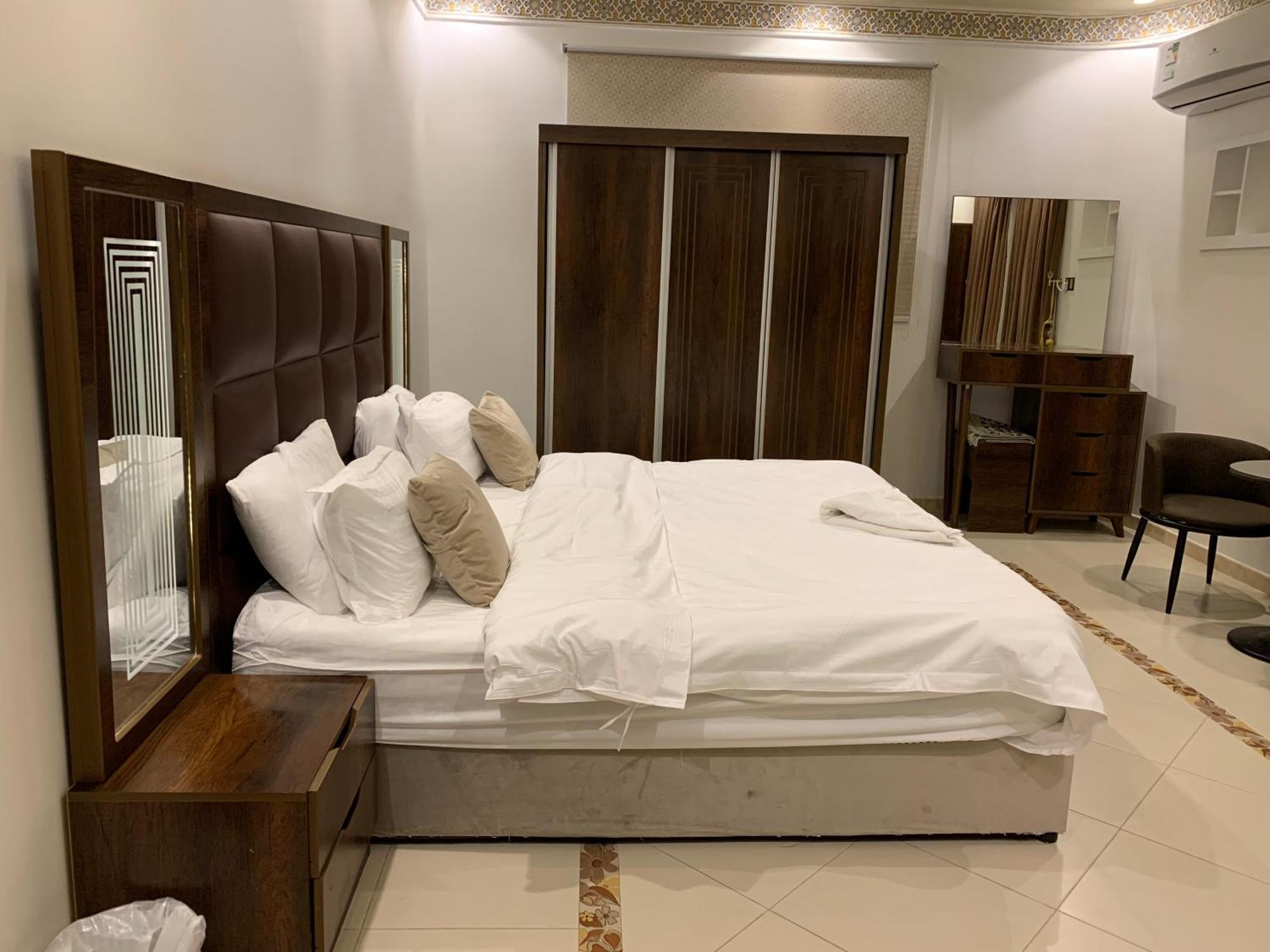Friday Suites อาลูลา ภายนอก รูปภาพ