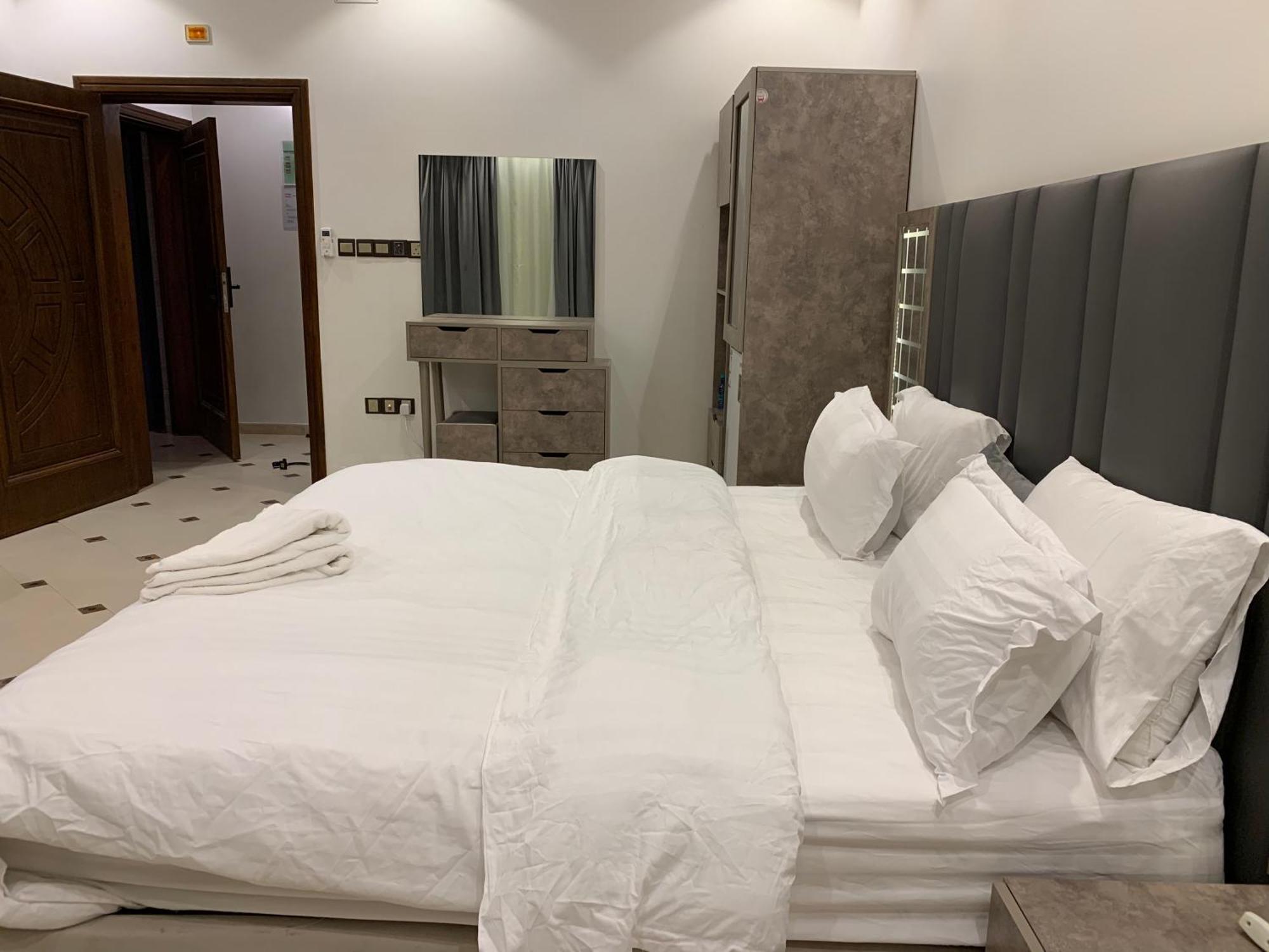 Friday Suites อาลูลา ภายนอก รูปภาพ